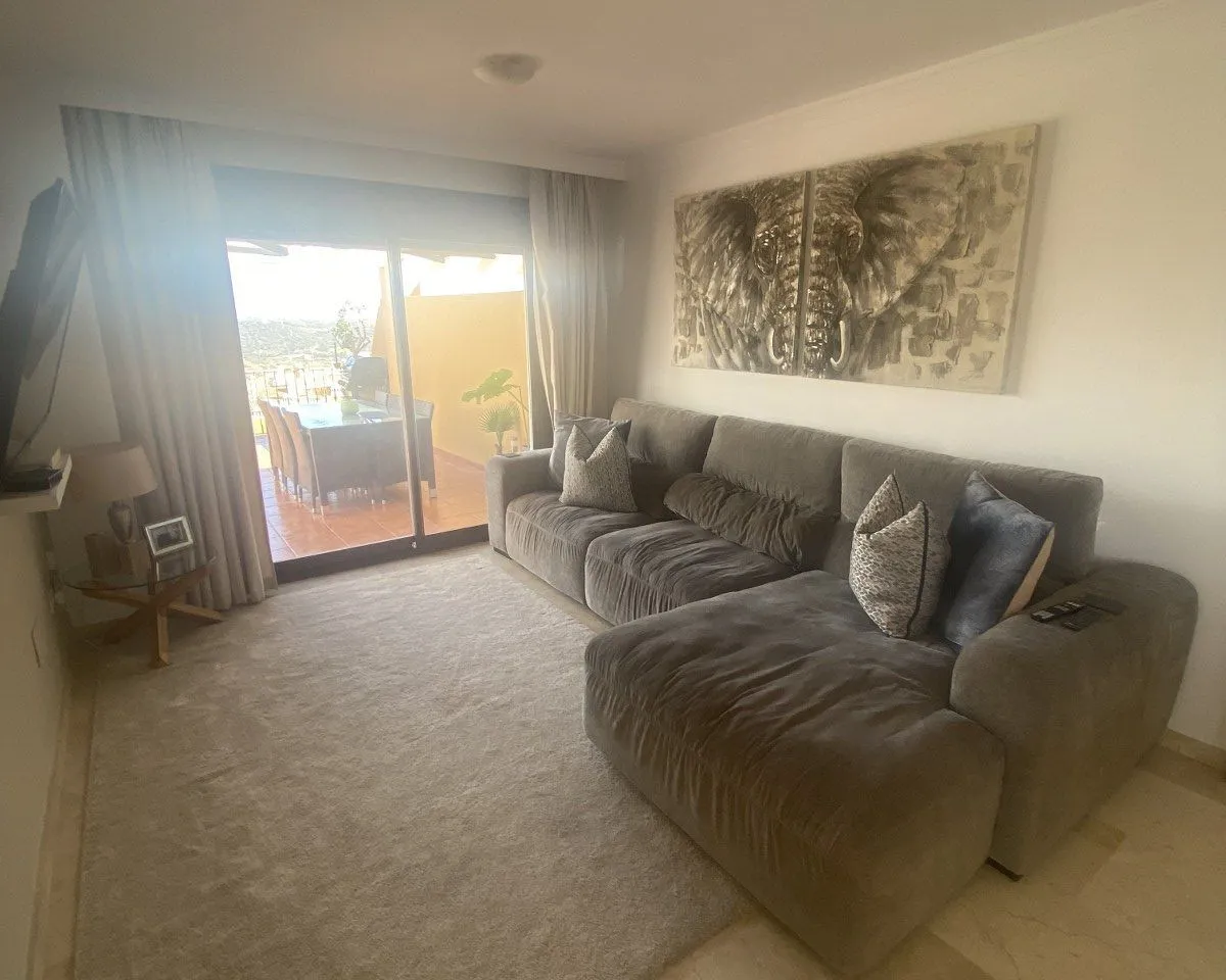 2eb6fca1-d3b9-4010-bc47-245787dc4d60