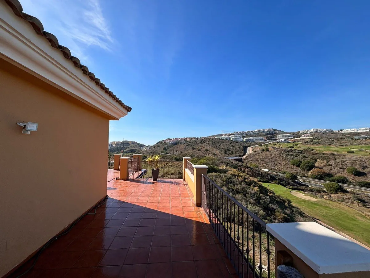 ae954c63-df5f-46f7-9298-5bfaa63b4da8