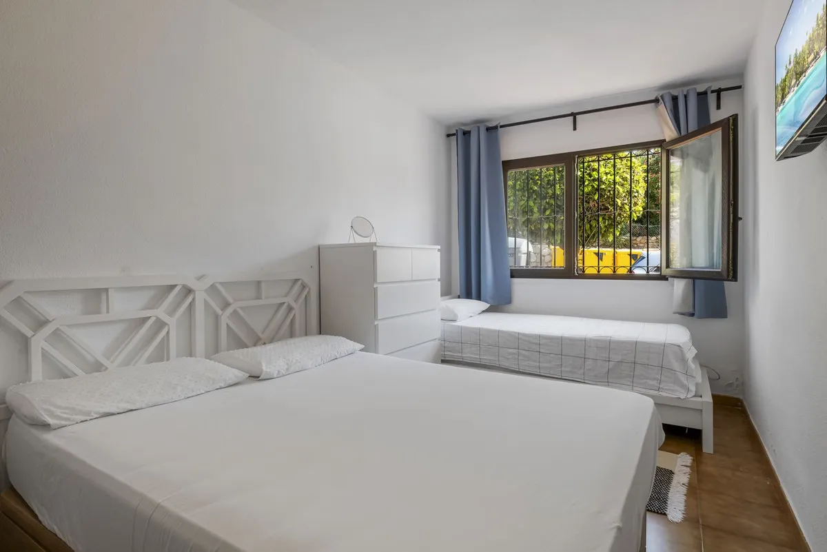 11ae002d-de2a-48eb-b7cc-23913d81dc5c