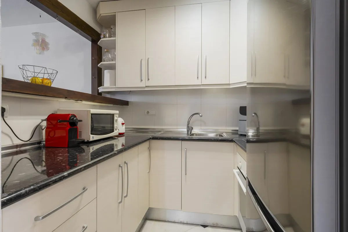 7698477e-803d-4d35-85a3-5b66028b4698