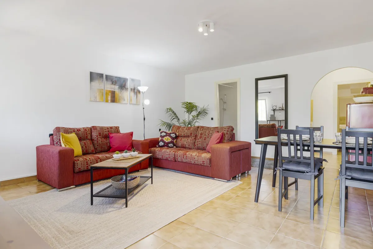 e4693373-43f2-4b14-807b-22c1a2a03608