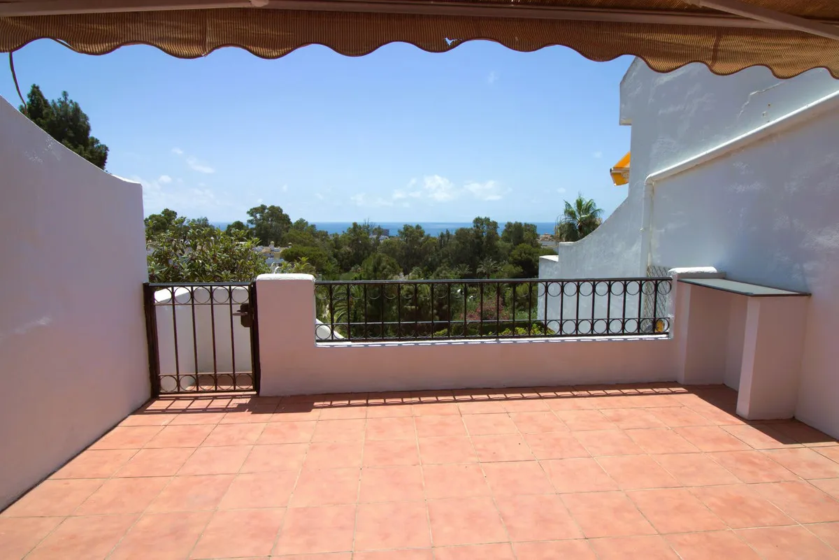 ad250560-0b25-4c0c-8434-e9d0a79e117d