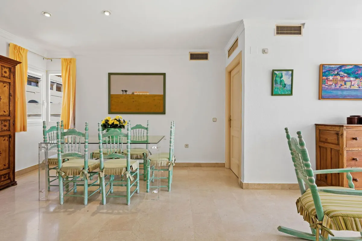 1a795b20-87a4-45ff-8cda-77c331182a57