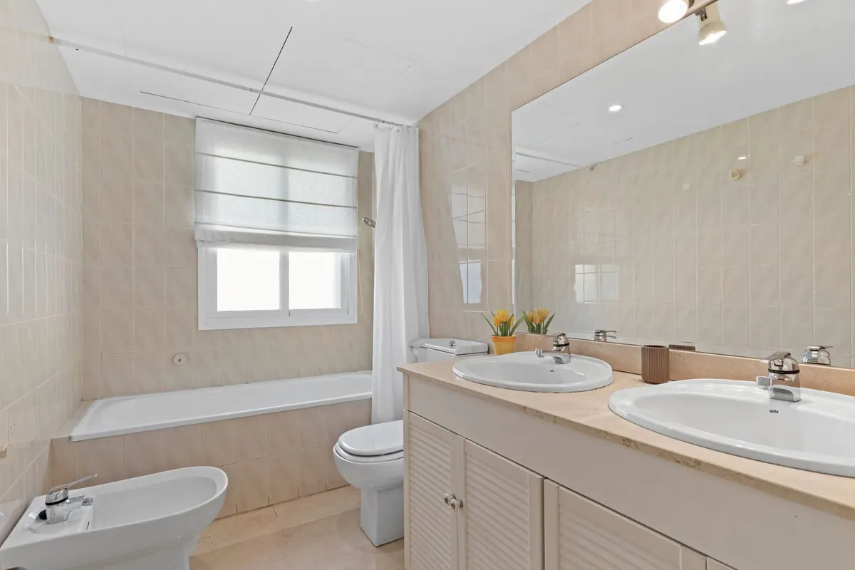 4c580f9c-dbc5-45c7-b839-3c4c538e6be2