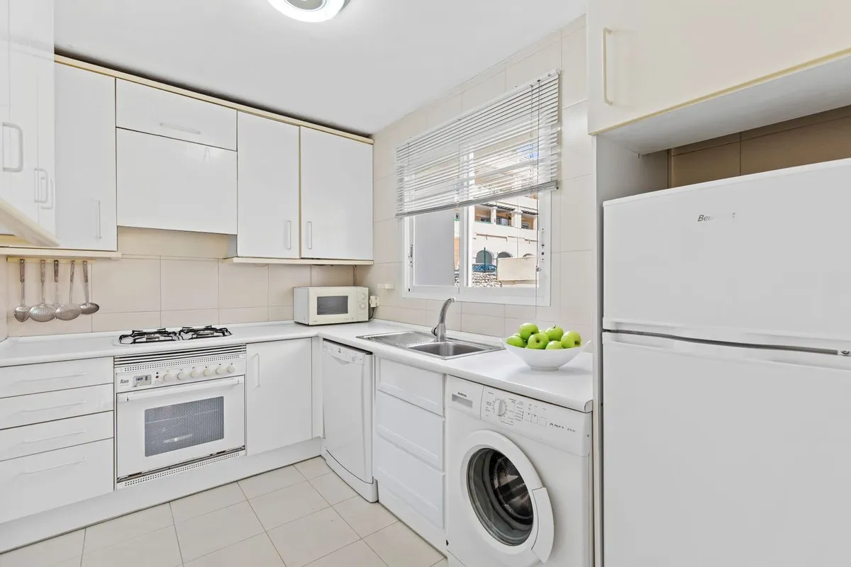 61e4f4ce-c3b3-4cf8-bf8d-a52d3d209afc