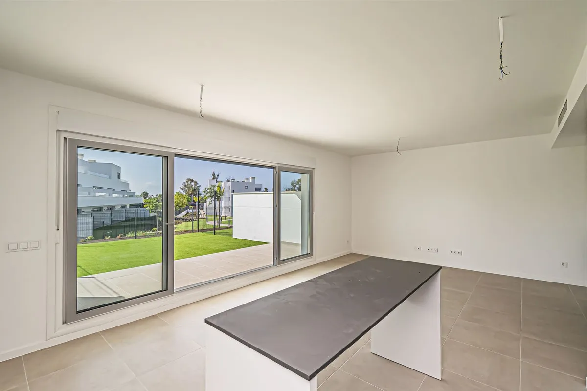 3d915dfe-f9d6-4b44-a34d-86c2455e1ea5