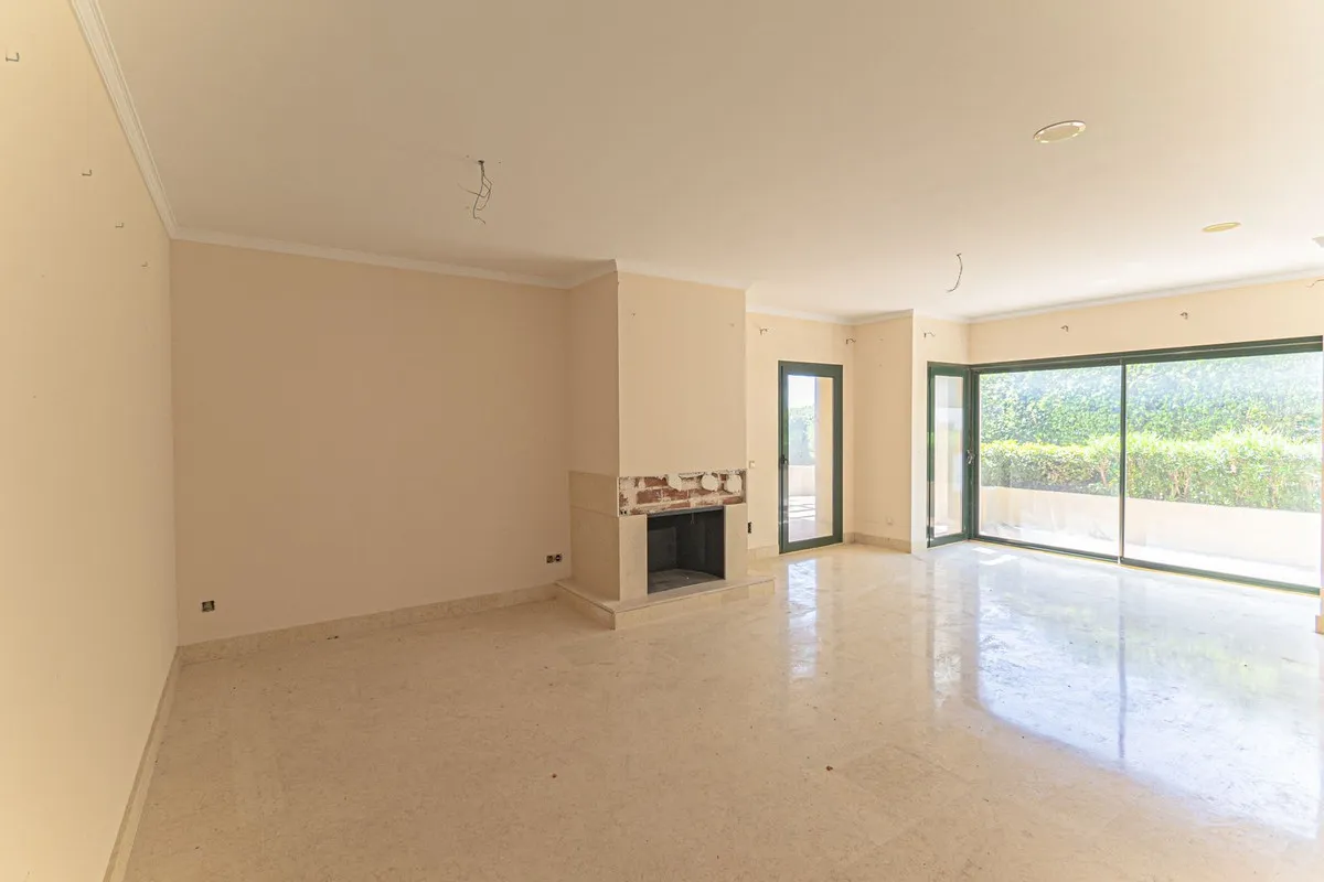 3438ea04-fb03-405b-bc79-56f8e4282076