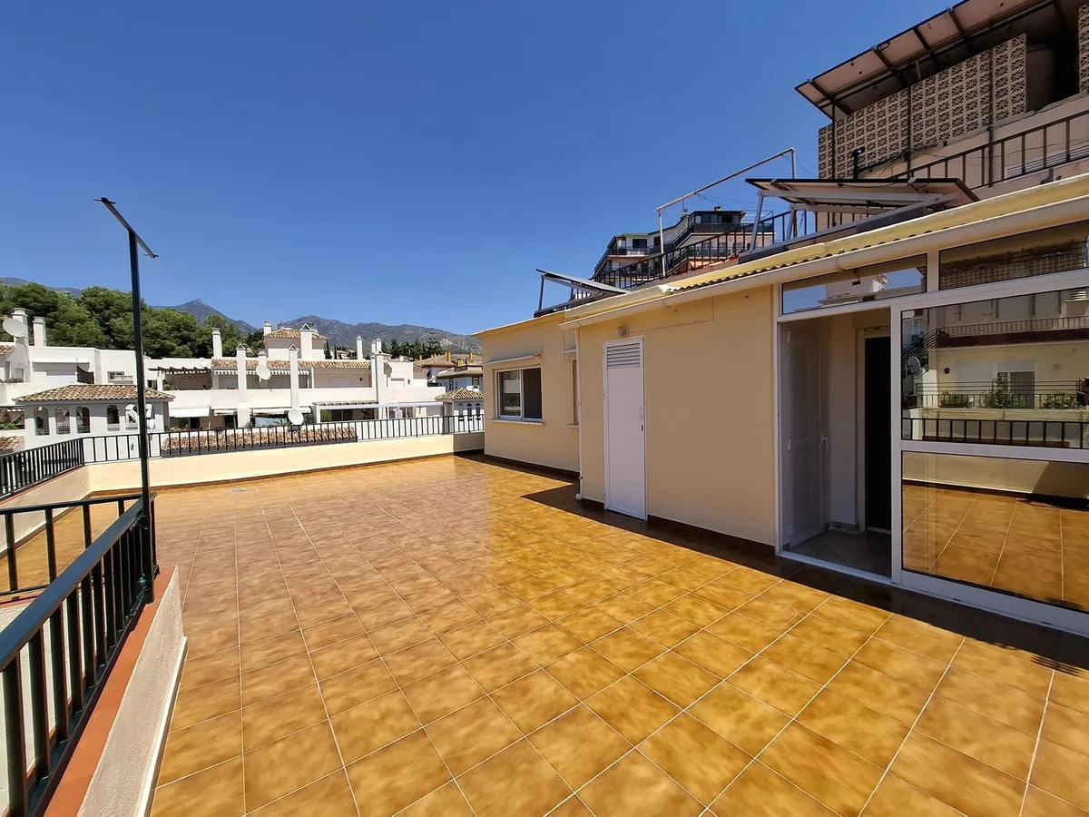 70b7c6bc-d5a4-42e7-aa83-01fd74e14836