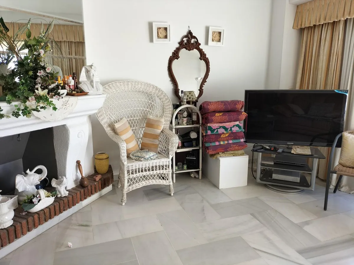 d90b11e9-9547-4f90-a6e8-0439bab80353