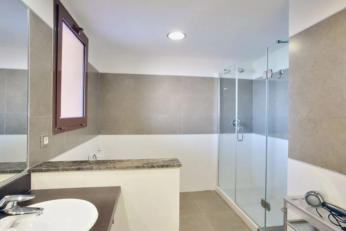 24b69253-e787-42ab-9da7-84360b7c78f1