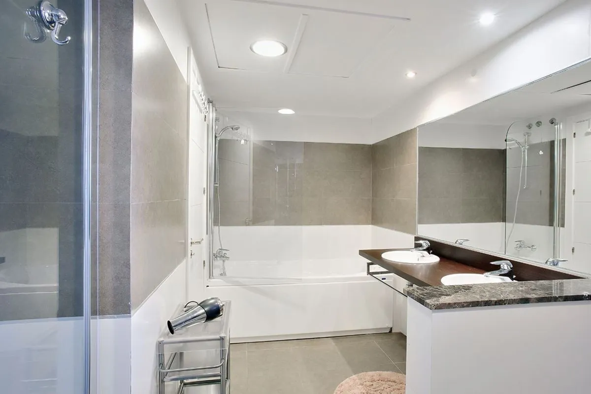 2ff8a9d9-166d-48e9-8de6-96d8e3410dd7