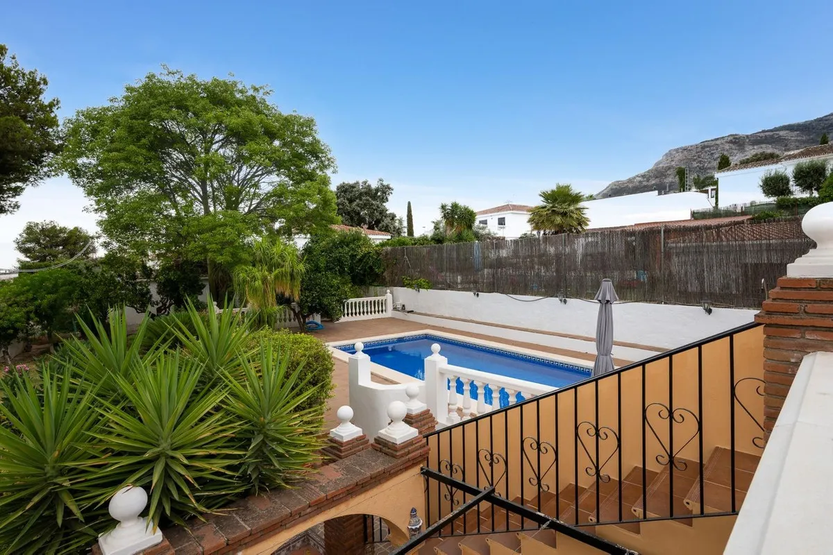 b8818ee7-5e14-4a6a-8d2b-6118ec841fc0