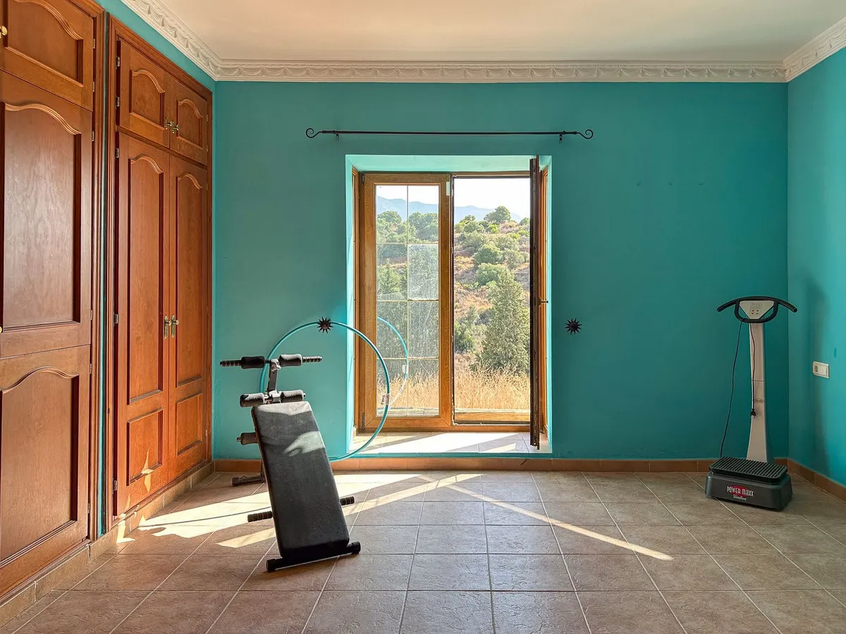 fab4995b-37e0-4d08-989d-70b8a7af4a27