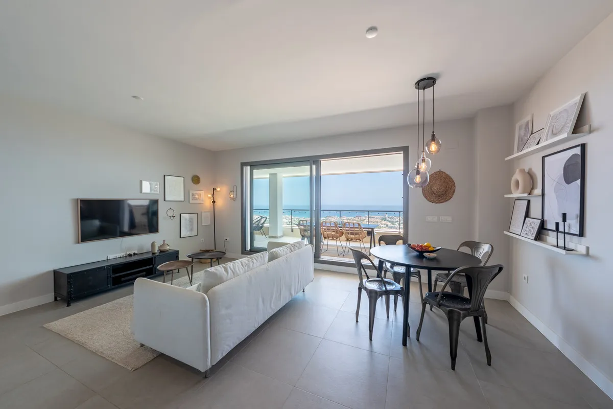 eee8a089-9c5a-42c9-a429-f7f4891f4e85