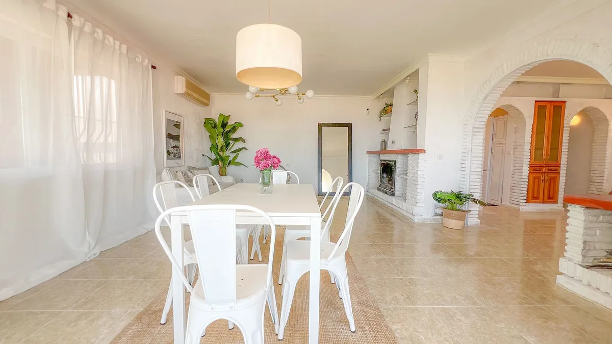 214e728d-dbbd-49a7-be3c-825a8c9b9211