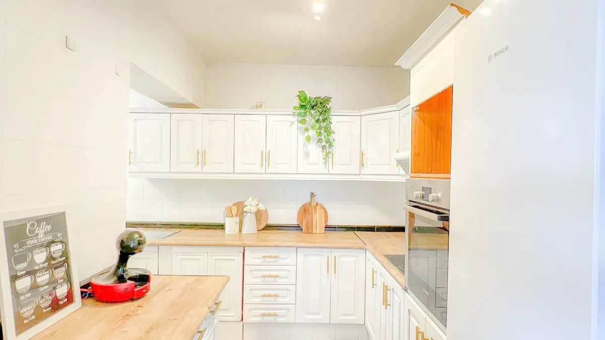 5eb0bf8a-6dcc-443f-a230-f67f3b9de55c