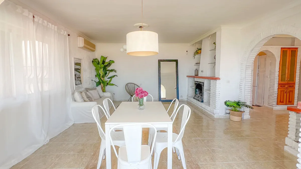 b470d6ef-977e-4f0f-a304-2e98d880117d