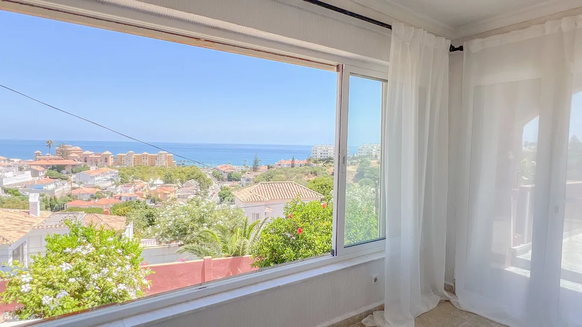 d8faf2ed-1e96-4ef5-84b0-1e8bd8f2b3f2