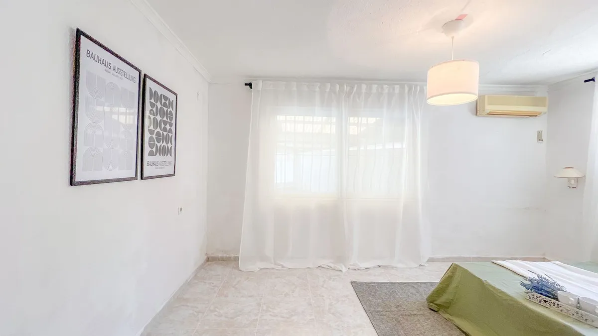 ff377078-e8d3-42d3-98cb-3b4e38b1c410