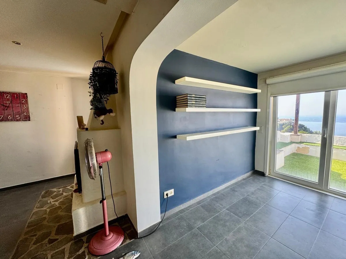 0484405a-54d2-42df-a87e-237cf46c8be8