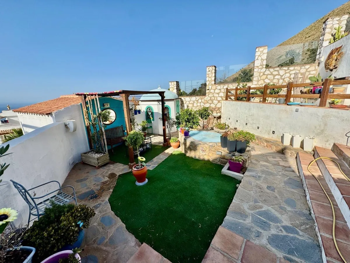 2b2d5597-17a7-46ab-b975-0fce353ceba7