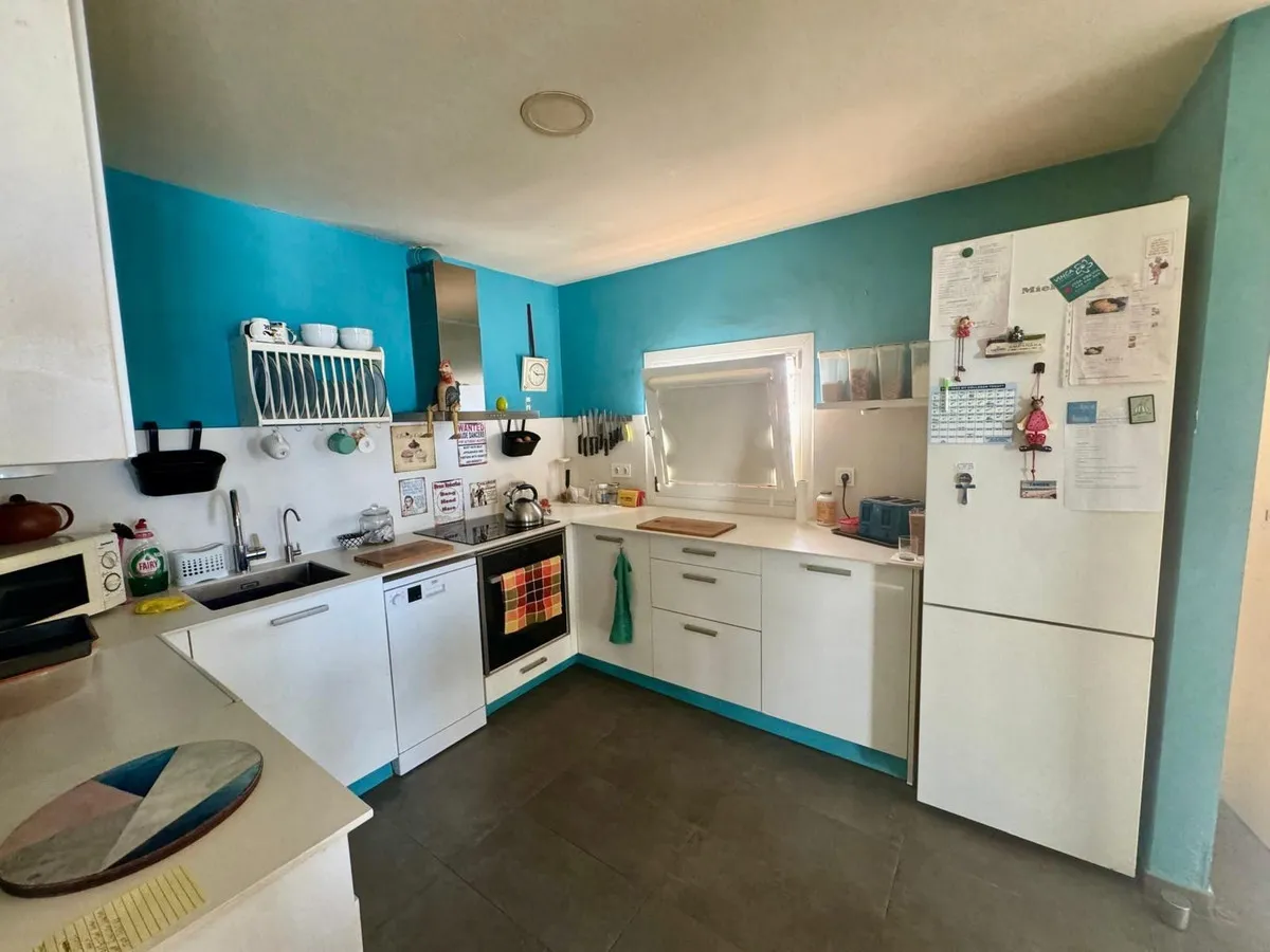 a030ad7f-ccf6-462a-8ff0-a03f9e1afce4