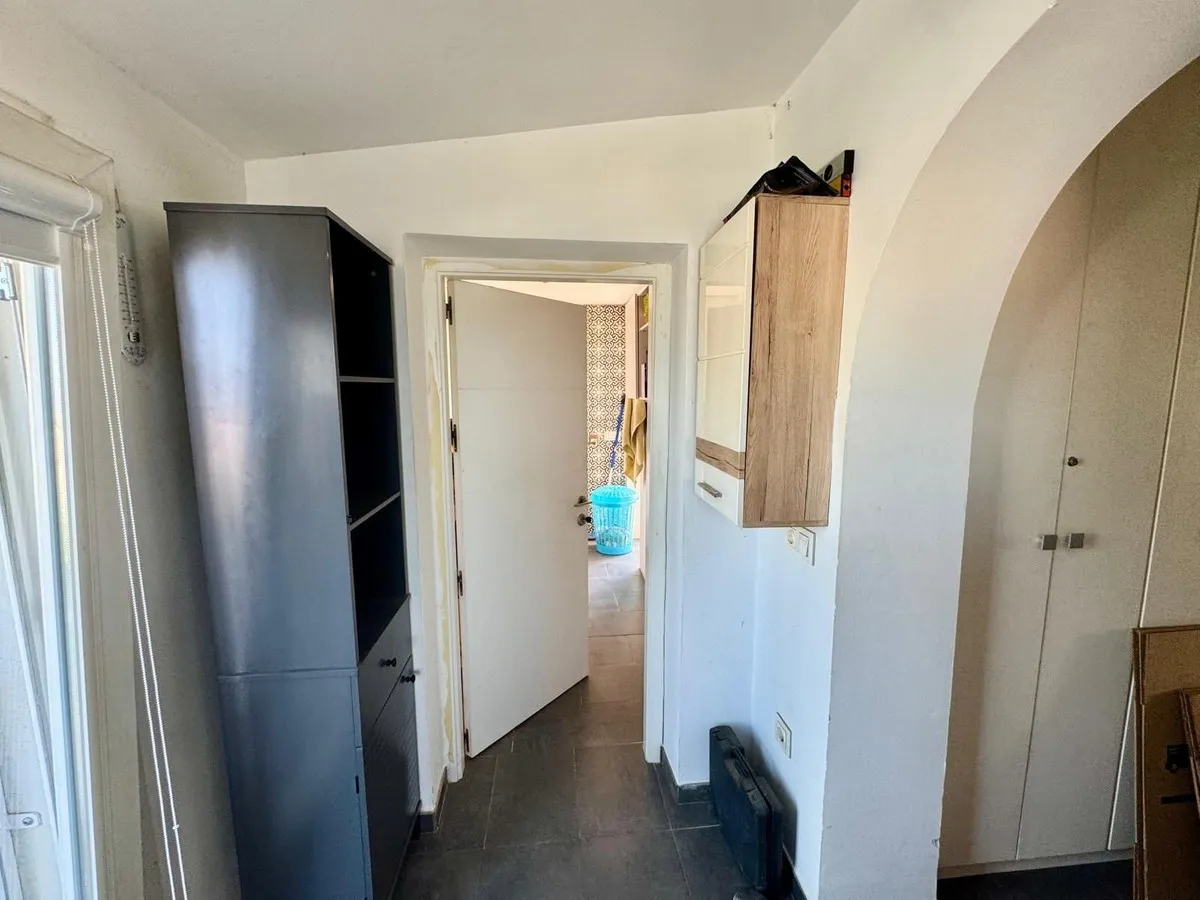 dc98c9a1-8158-4d20-bffe-f10a189f5525