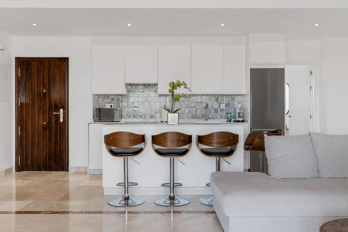 298297fc-5739-4bb0-a33d-d3e1f68bc9c4