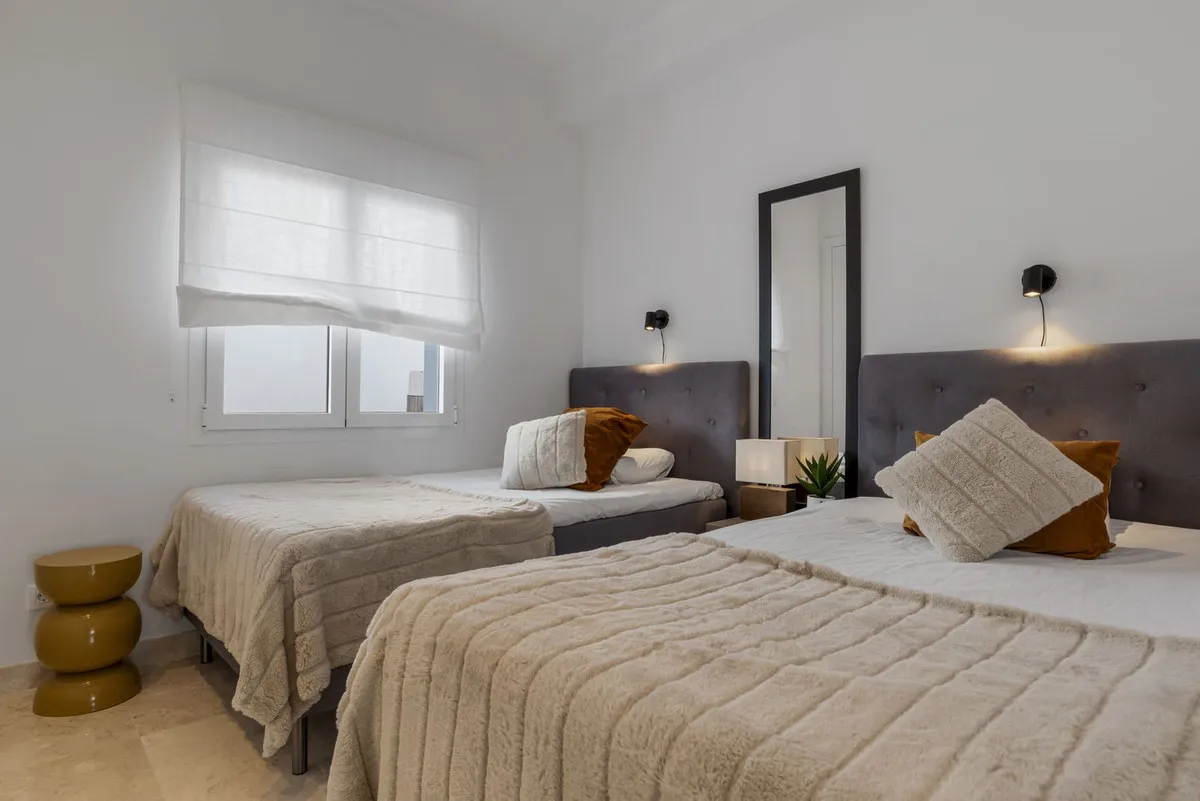 6579380d-44d5-4d40-8d5b-257382c52e4a