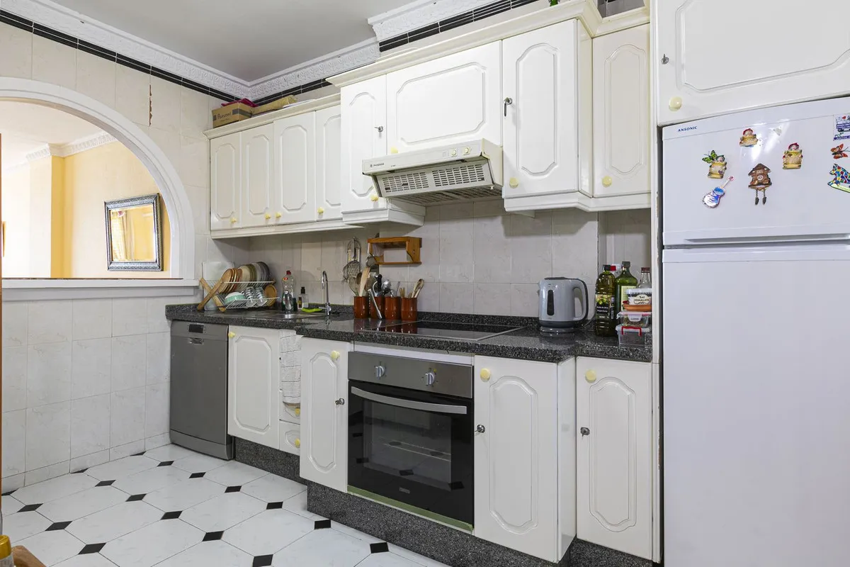 70b2f0aa-1c6e-442d-9006-ff0080936a18