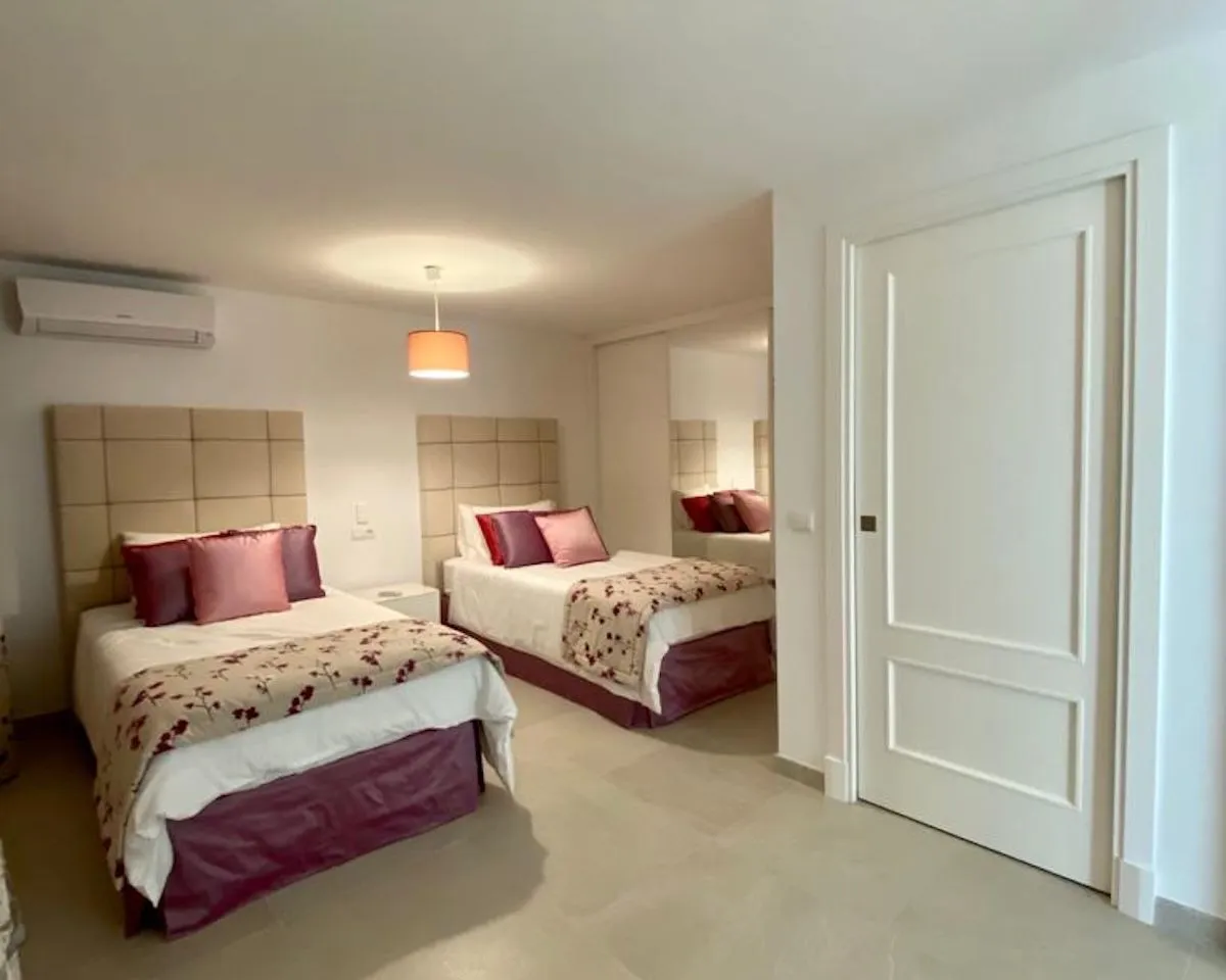 11c1b4a8-fa96-4d19-a741-4cc8c7a2f6c6