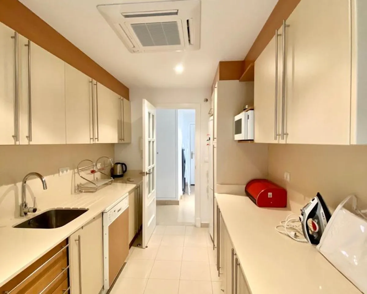 da890baa-9e8b-4c25-8c9e-5772a8cd7270