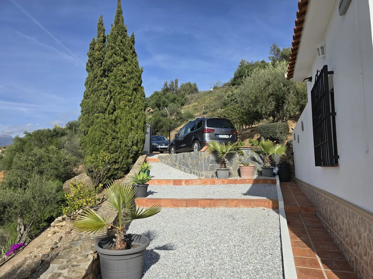 01ee6d52-ee51-45d1-95d1-66a1294e2a4b