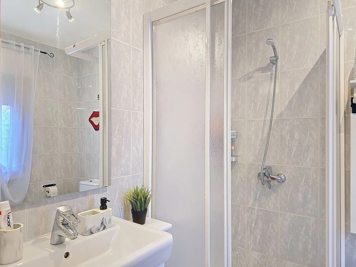 5c61d1dd-d2ad-494b-9992-b465f3cd2884