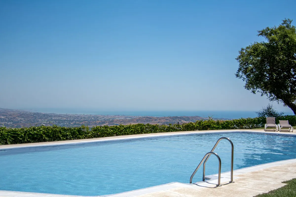 02de44b1-8de8-4804-a9ee-6121e14dd69b