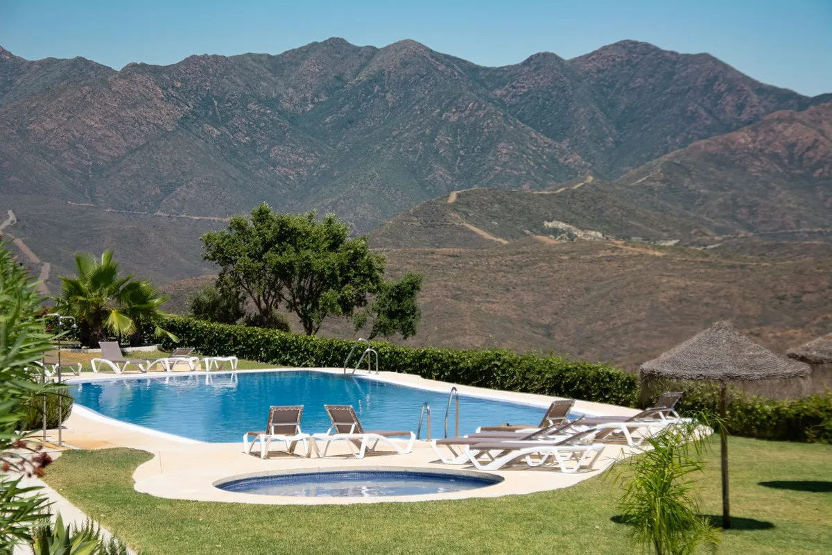 1b05806e-a53e-4dfb-af5f-fb3e338a648c