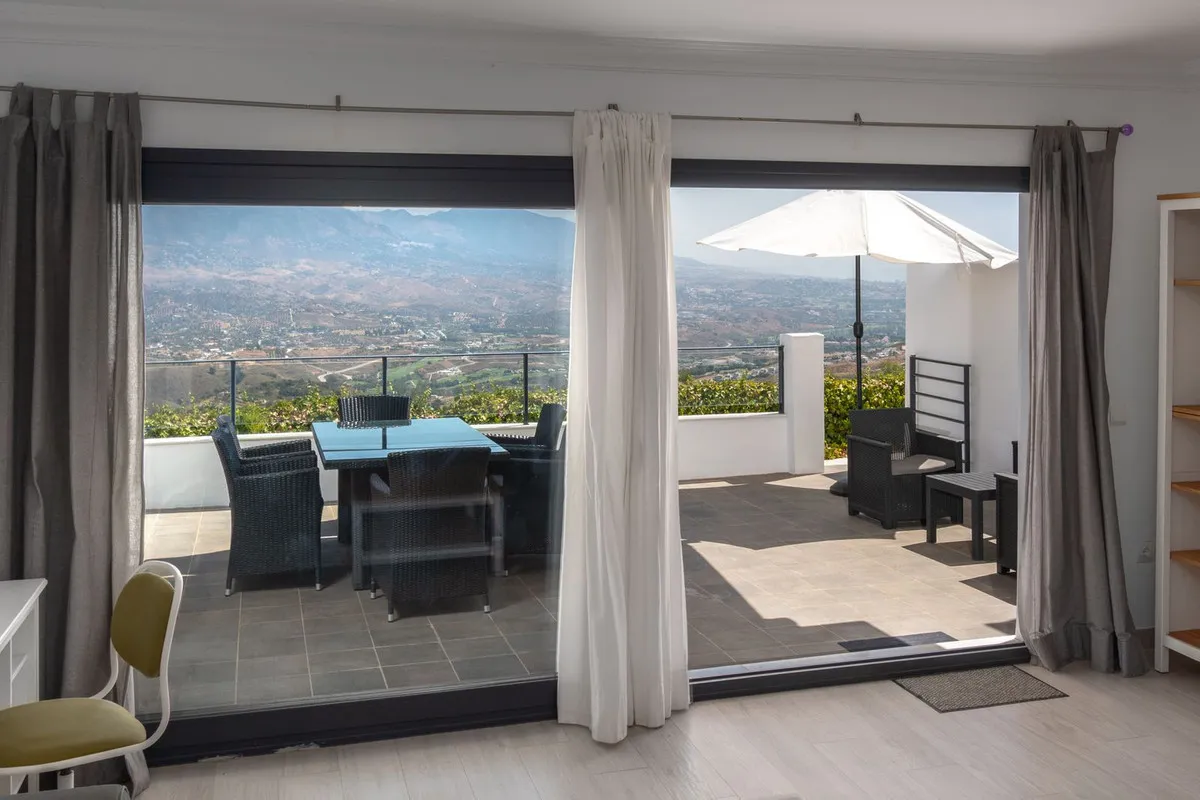 3371aa3b-e5cc-4999-a9cd-69e7bcf9789a