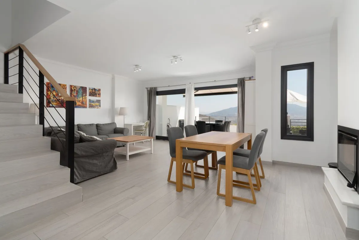 412b0a0a-5059-42c3-8602-9f288191394d