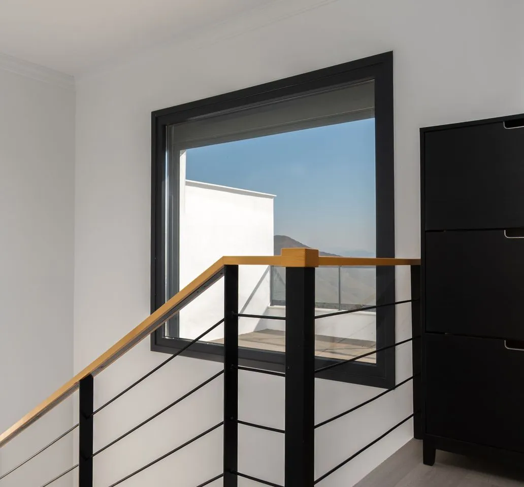 8ba05cad-3035-4d70-8eed-507bd40703e3