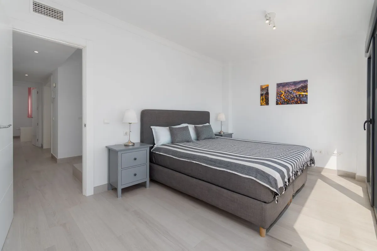 95e7589e-cb1d-4ee7-b878-357d7b402d9b