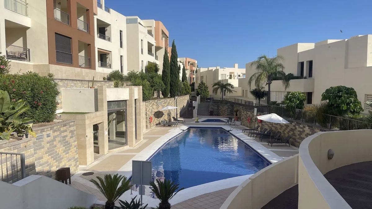 6eee9629-4249-48a3-8df1-0971f5cee8af