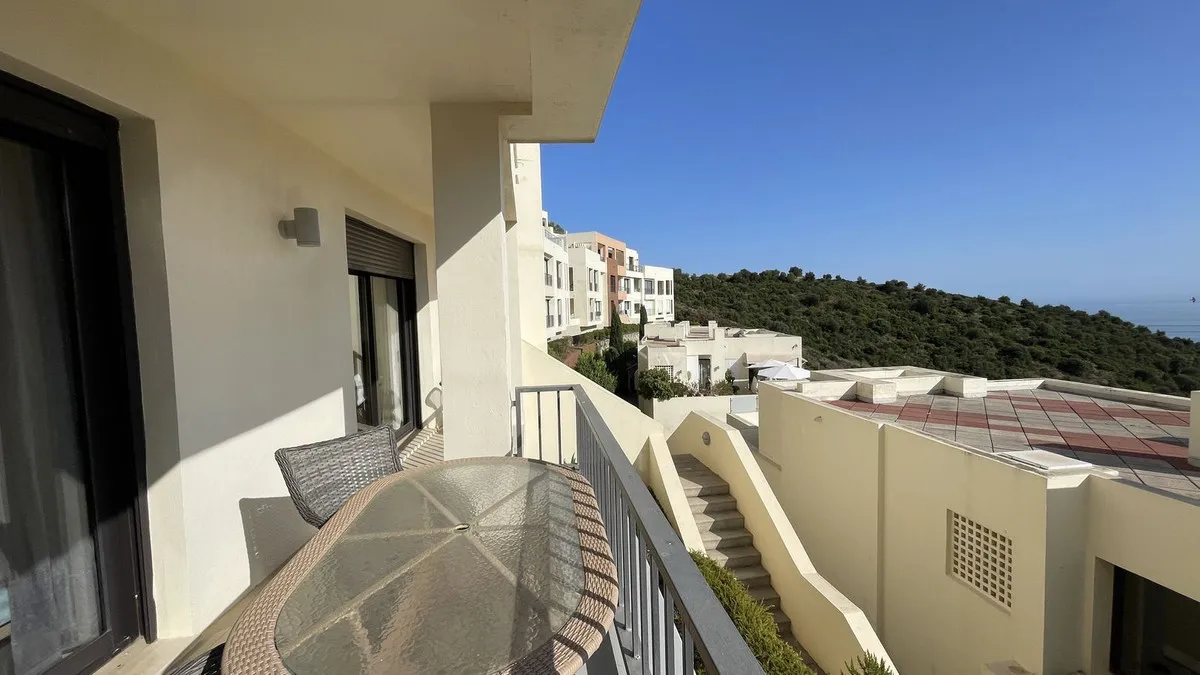 b0435184-dde7-4104-ba31-0d6bff6ed735