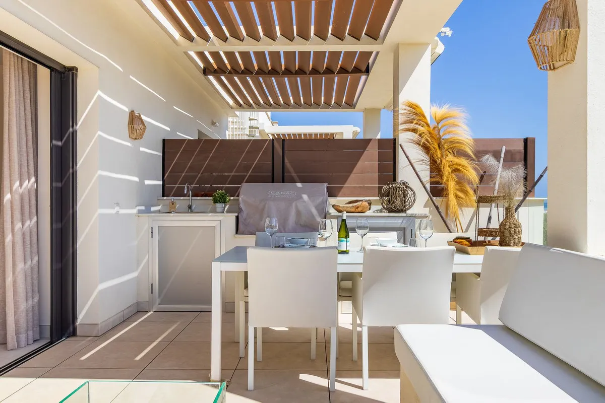 2a16d4b1-3d73-42dc-9f74-2a91dbb04049