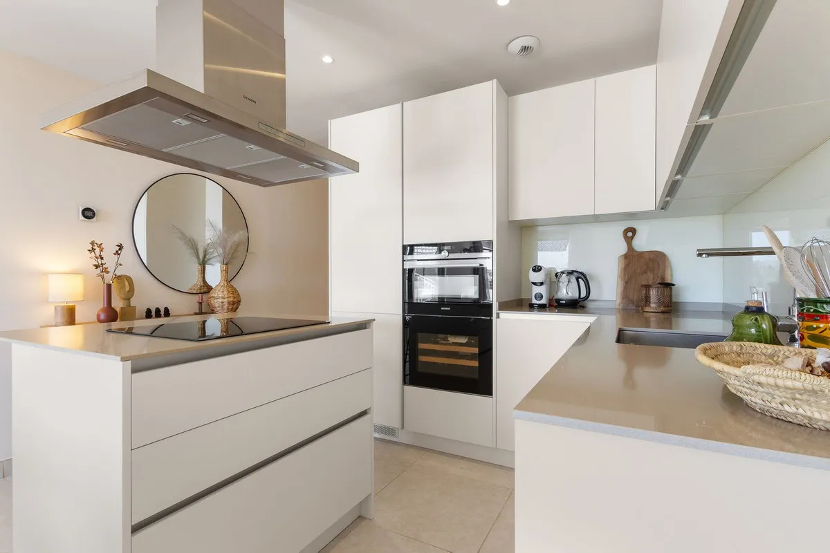 55af6a6f-a634-40b8-bb0a-73184dfa5453