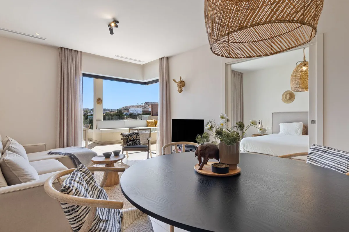 67093c10-b689-4d86-bfb9-765c168badcd