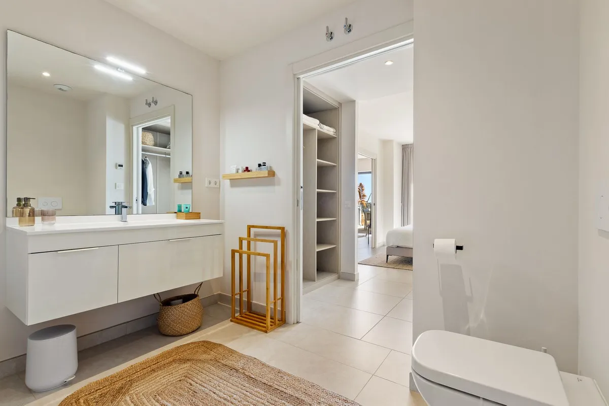 7695ada0-95ce-4b84-8ca4-8160533251d7