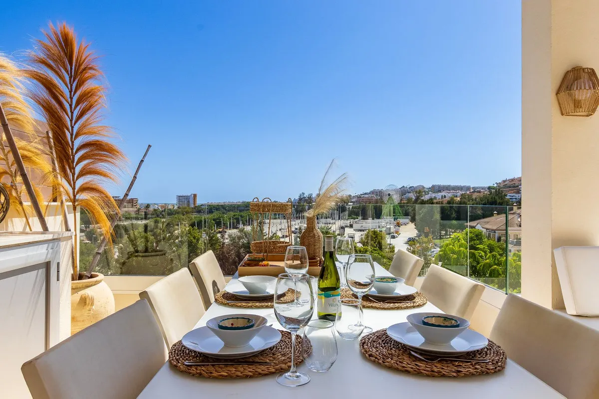 9df5c8e7-11e7-441c-a8f2-b896122250cc