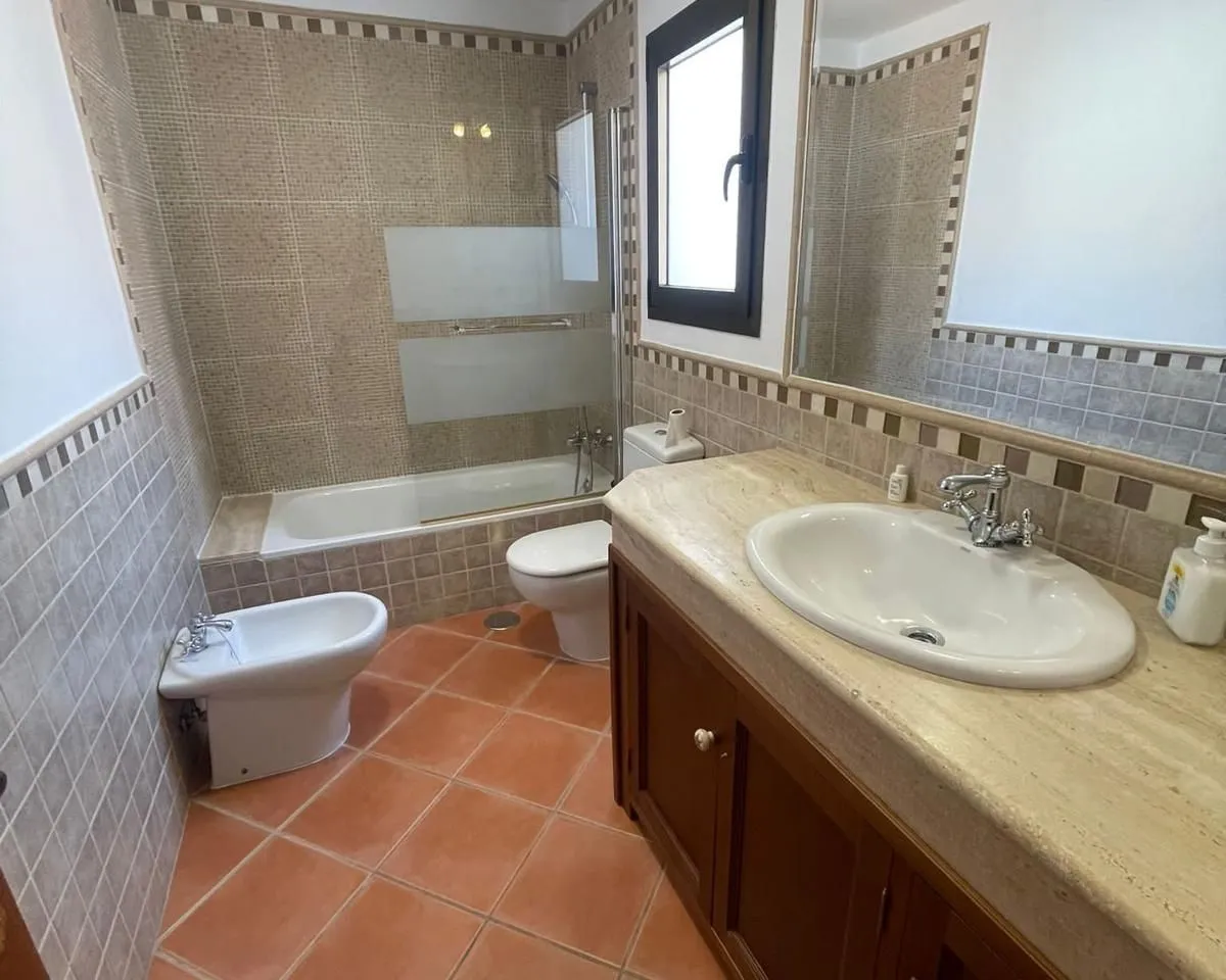 c4c8042b-c718-4670-86aa-f82960d59984