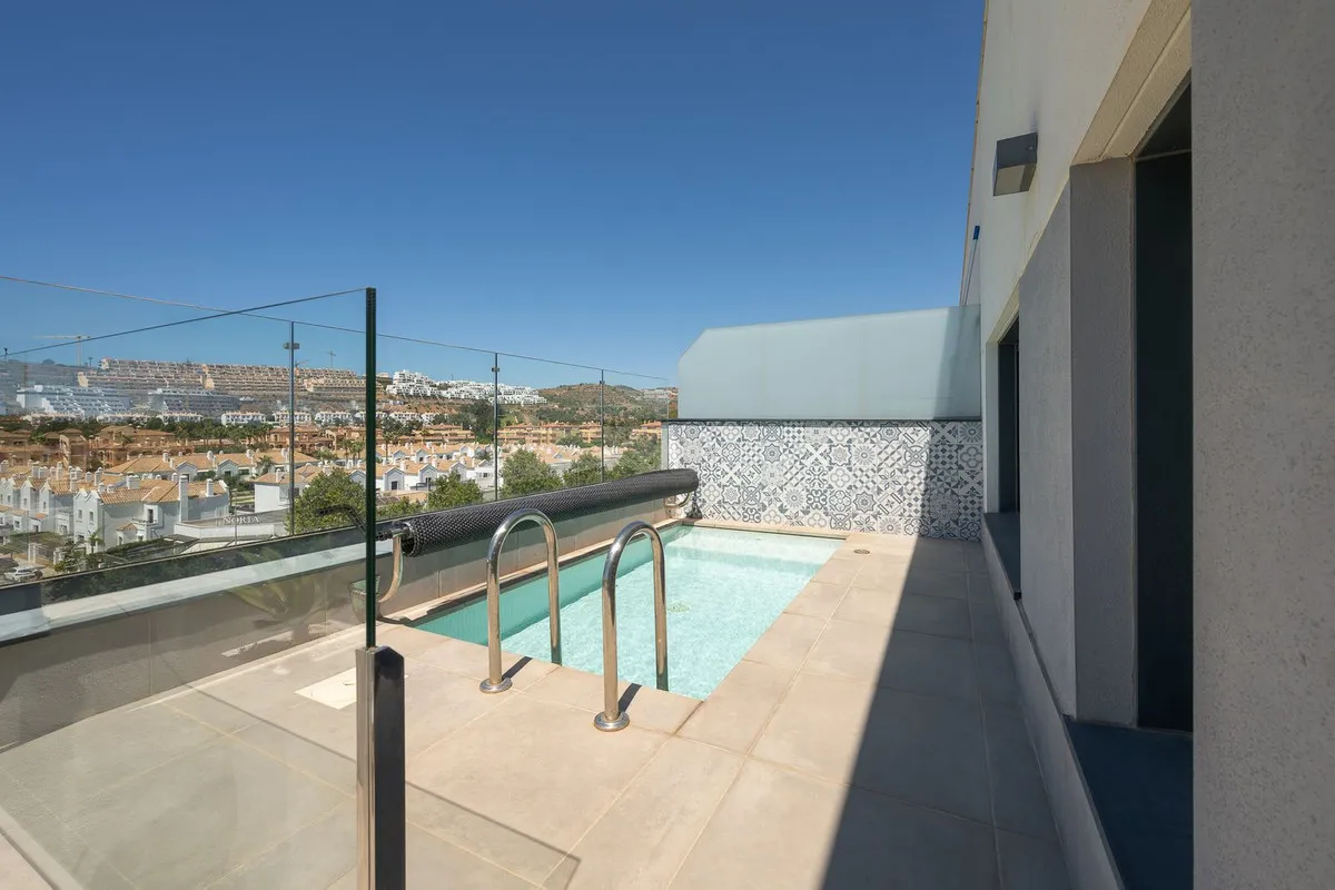 30e3c08c-0ed3-49f2-86fc-640a298d2f96