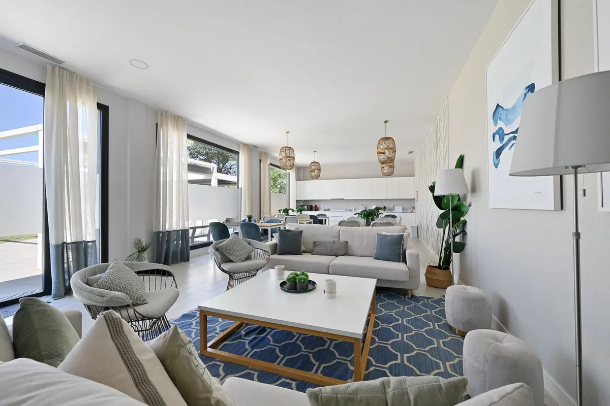 bb0903f3-f614-42e1-bc0b-2b023a8134b6